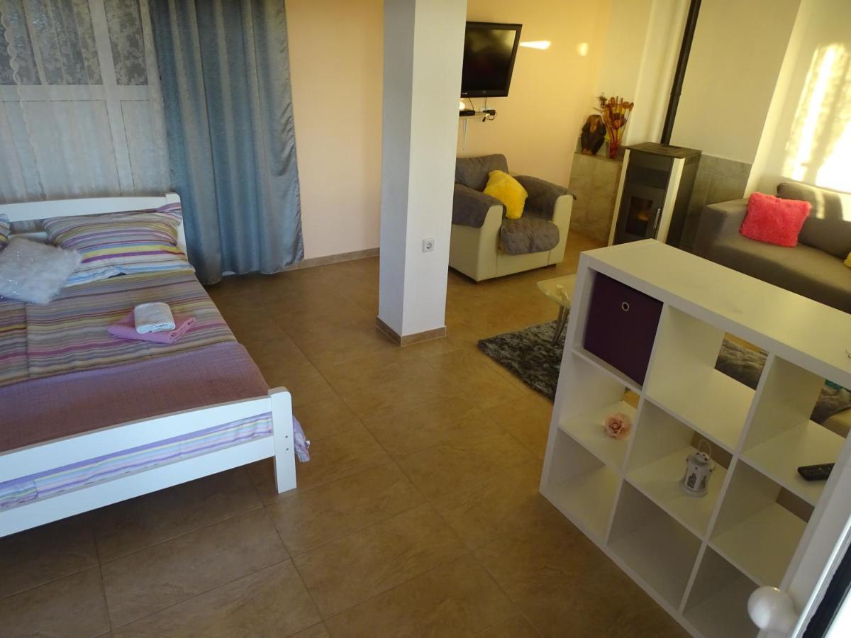 Apartments Sime Dinjiska Екстер'єр фото