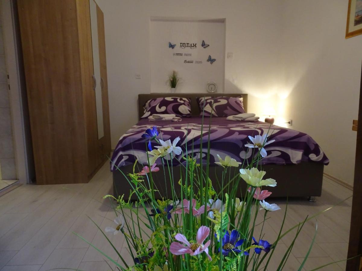 Apartments Sime Dinjiska Екстер'єр фото