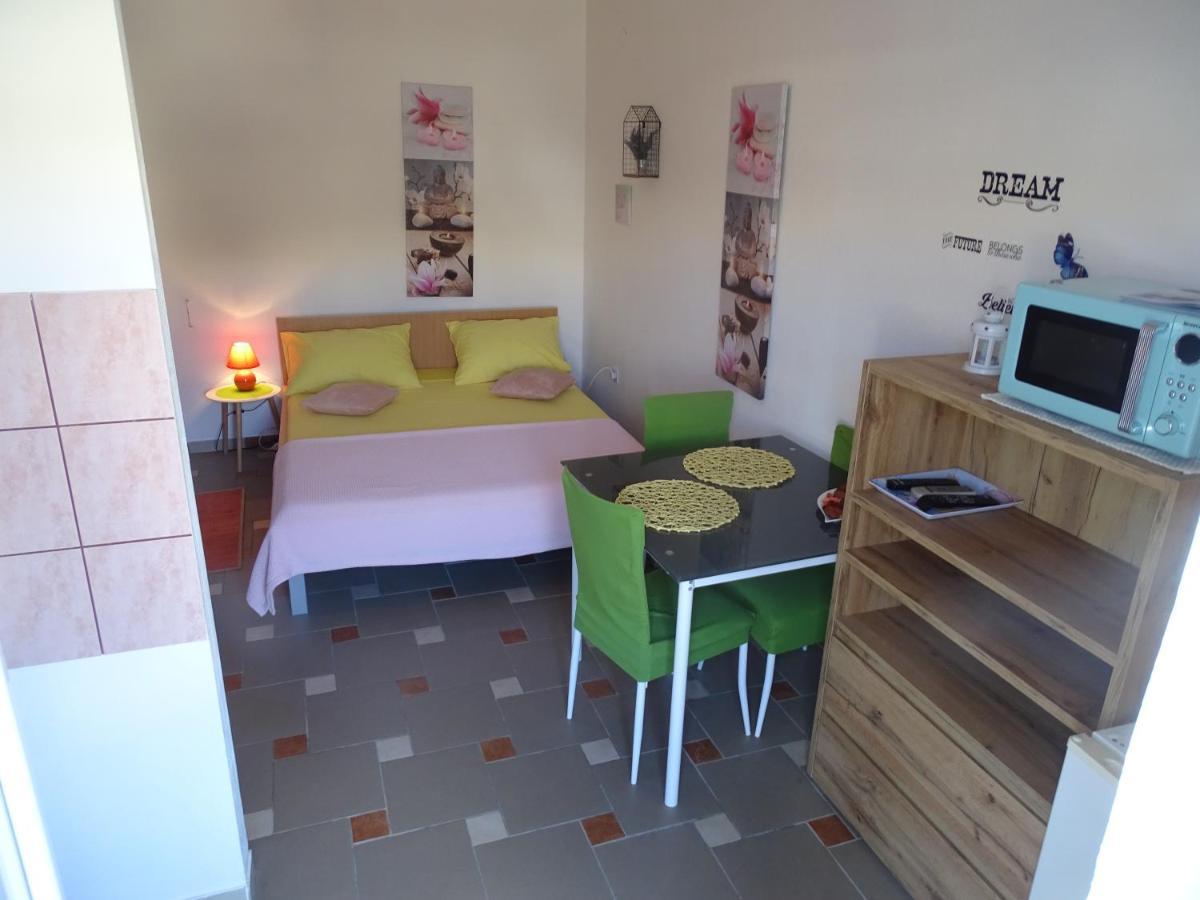 Apartments Sime Dinjiska Екстер'єр фото