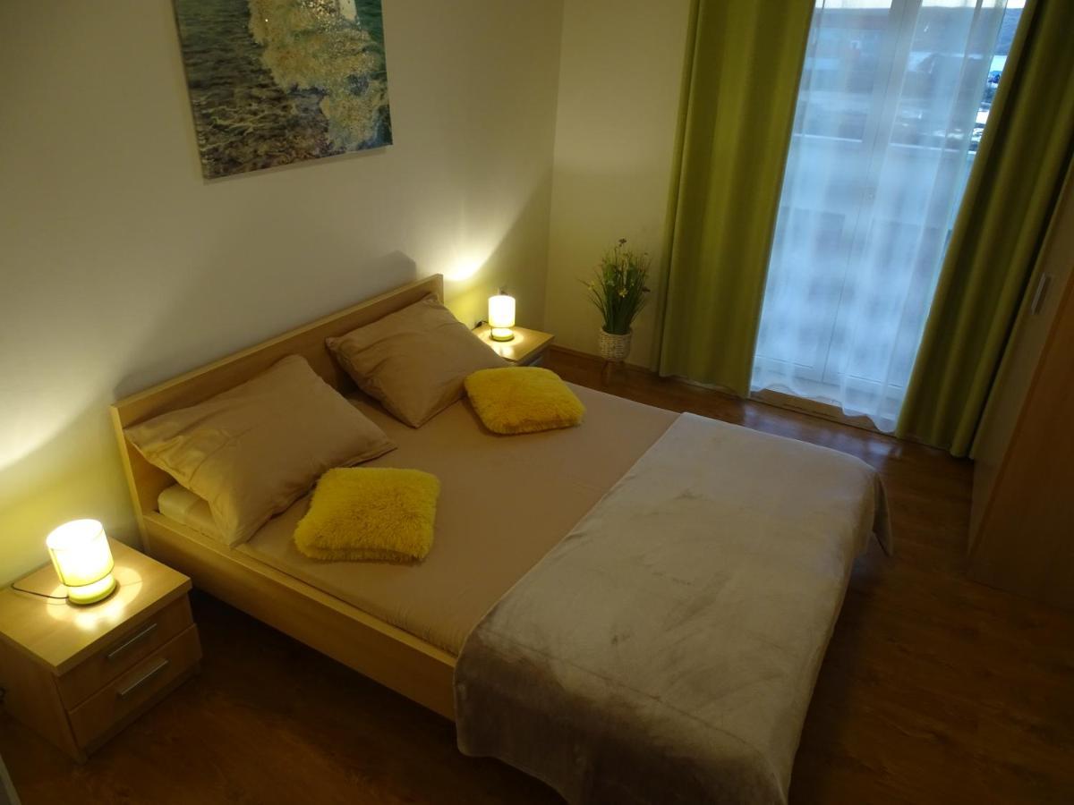Apartments Sime Dinjiska Екстер'єр фото