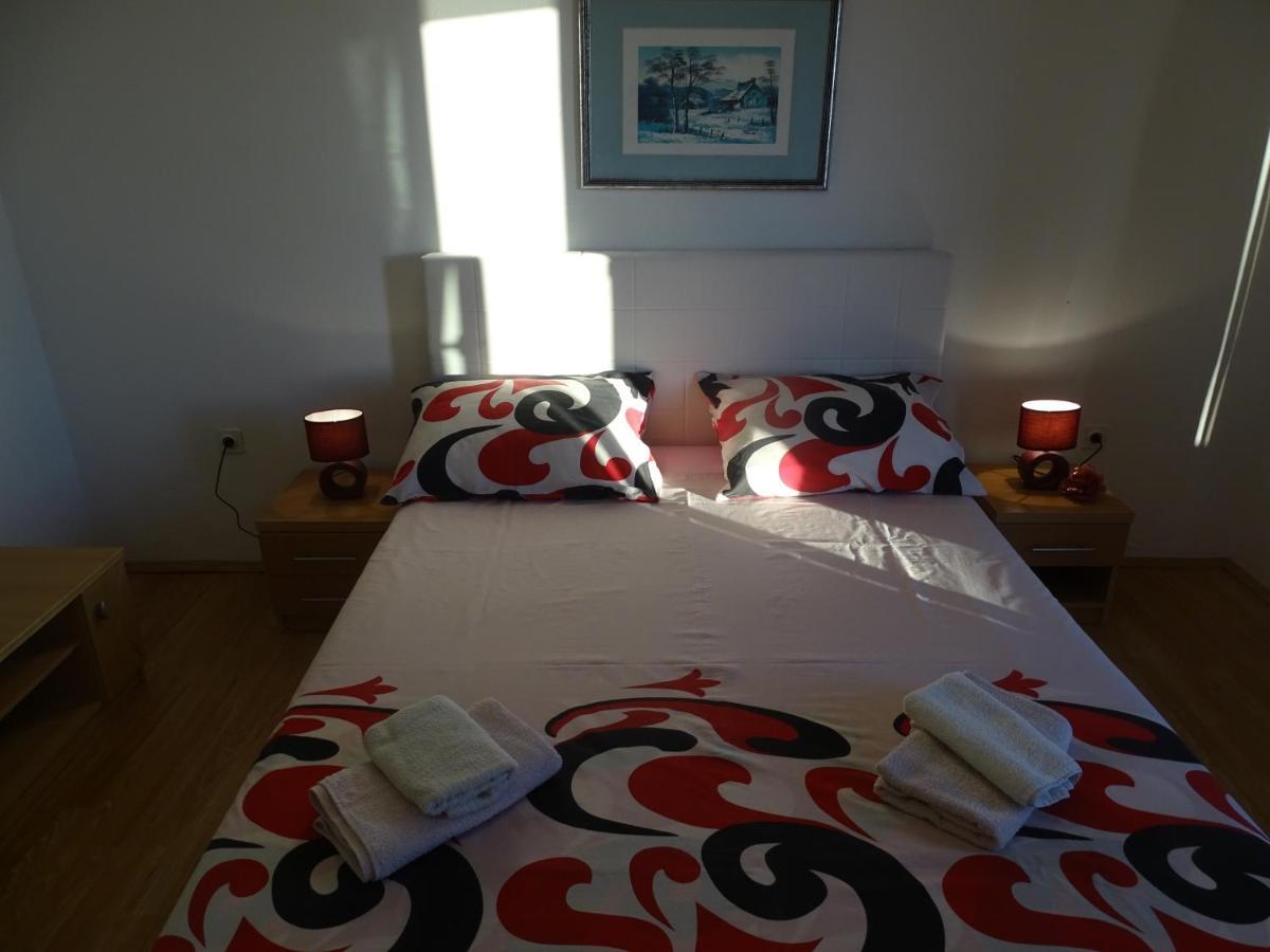 Apartments Sime Dinjiska Екстер'єр фото