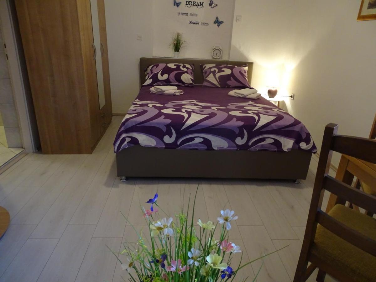 Apartments Sime Dinjiska Екстер'єр фото