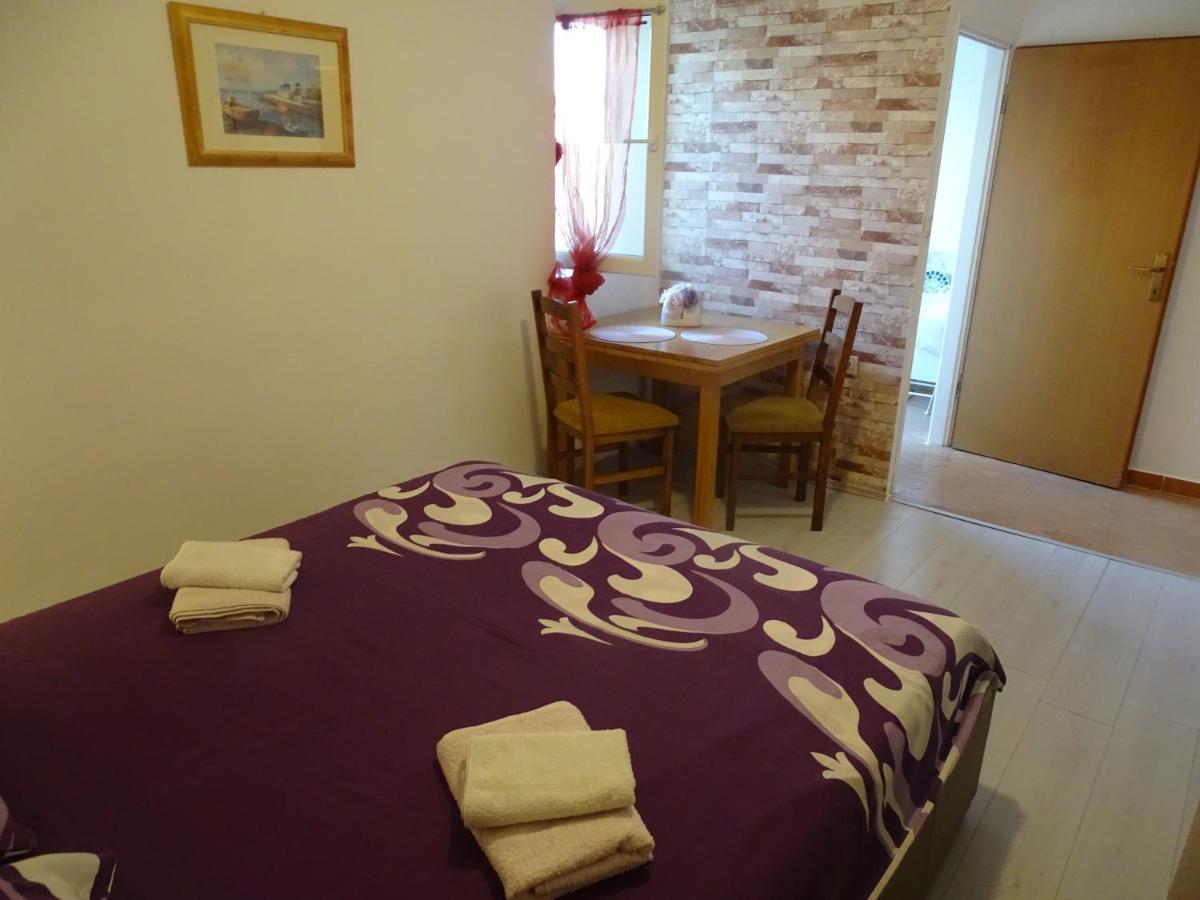 Apartments Sime Dinjiska Екстер'єр фото