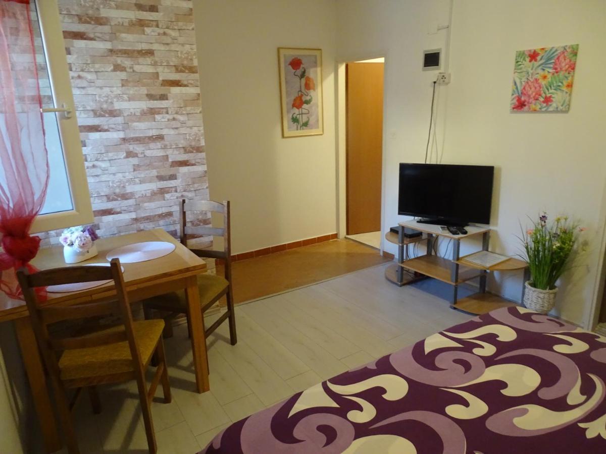Apartments Sime Dinjiska Екстер'єр фото